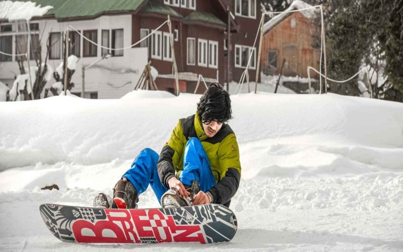 Gulmarg Mountain valley Travel 01